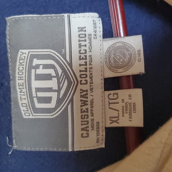 Toronto Maple Leafs Zip Up Hoodie - Picture 3 of 3